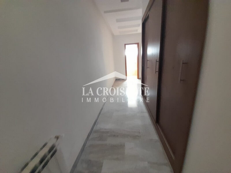 Triplex S+5 avec Jardin à La Soukra